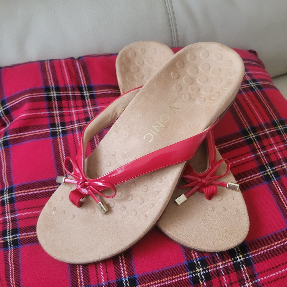 Vionic Women's Red Sandals